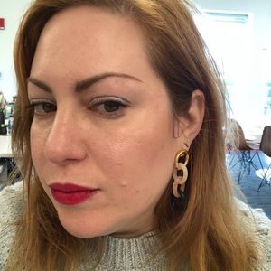 Meet your Posher, Eliza